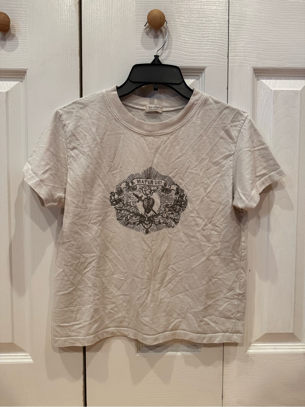 Brandy Melville/John Galt Cream Short-Sleeve Mater Dei Graphic Tee
